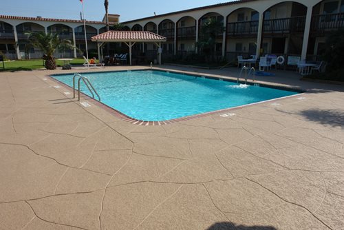 Hotel Pool In Pearland Tx
Hospitality - Hotel and Motel
SUNDEK Houston
